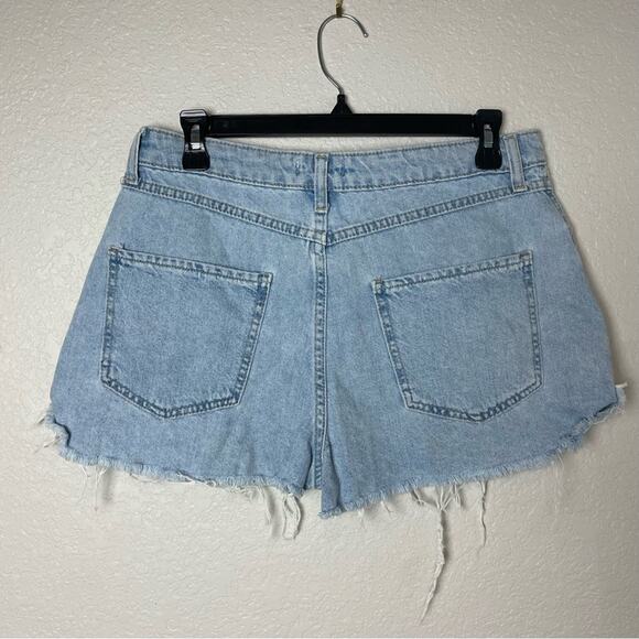FOREVER 21 Premium Denim Cutoff Light Denim Shorts Size 29 - Picture 5 of 7